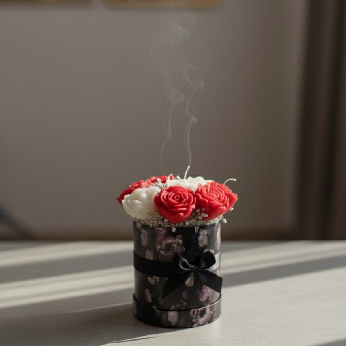 
Small luxury candle bouquet with red flower-shaped candles in elegant gift box
